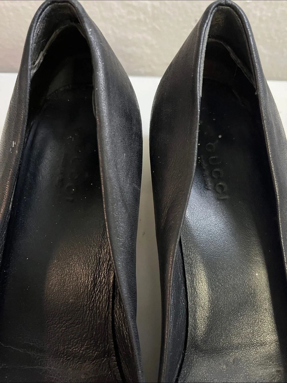 Gucci Black Leather Ballet Flats with Gold Studded GG